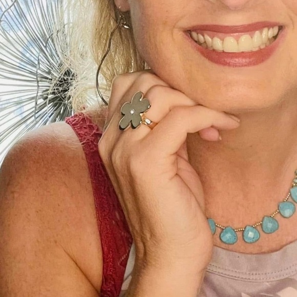 Park Lane “Petals” Ring! Rose Gold!! BNIB!! Size 8 - Picture 8 of 10